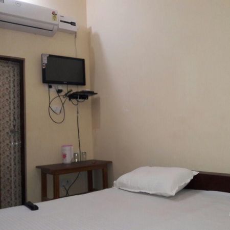 Hotel Ganga Vilas Colonelganj 外观 照片